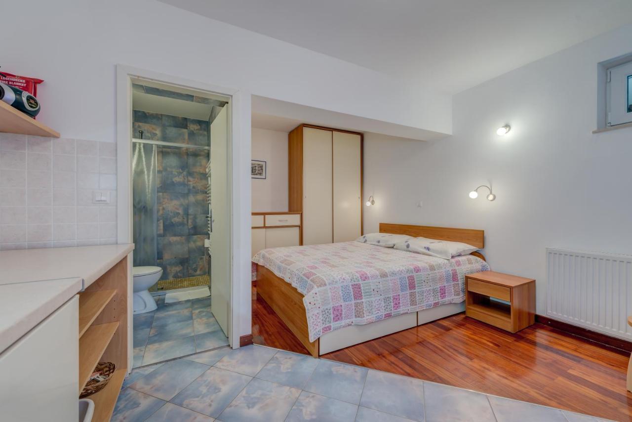 Pikolo Apartments Omis Tice Exteriör bild