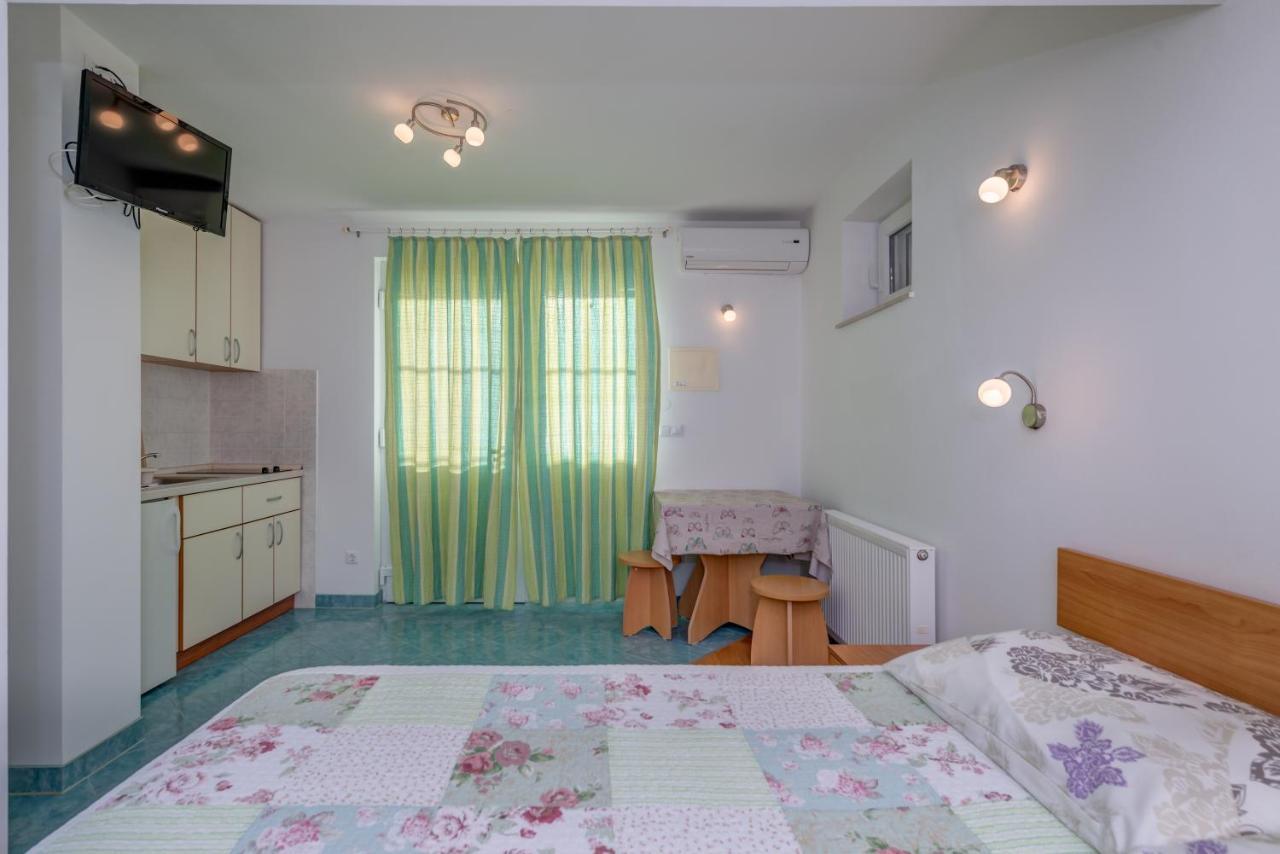 Pikolo Apartments Omis Tice Exteriör bild